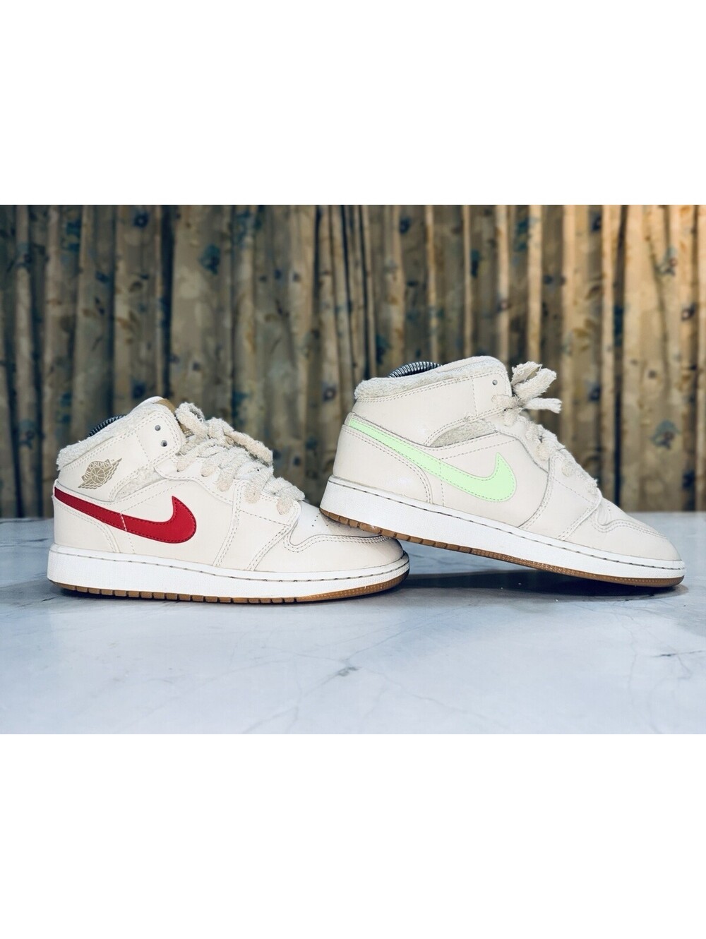 Jordan 1 Mid Utility Fleece Pearl White GS 5.5Y Womens 7 DO2207-264